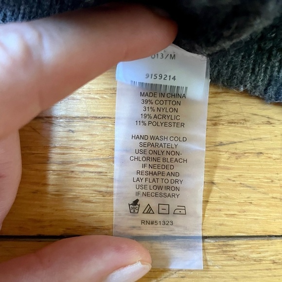 Vince Camuto Cheetah Print Sweater Gray Crewneck Women’s Size Medium​ Black - Picture 8 of 9